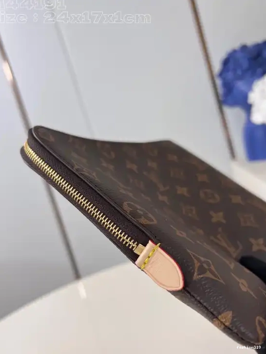 LOUIS POCHETTE JOUR-24*17*1cm VUITTON 0404